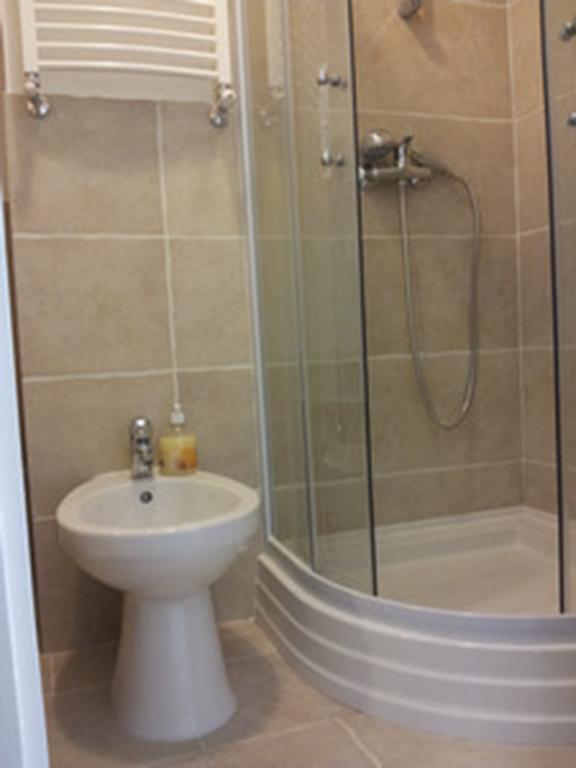 Anna 2 Bedrooms 2 Bathrooms 6 Bikes Budapest Room photo